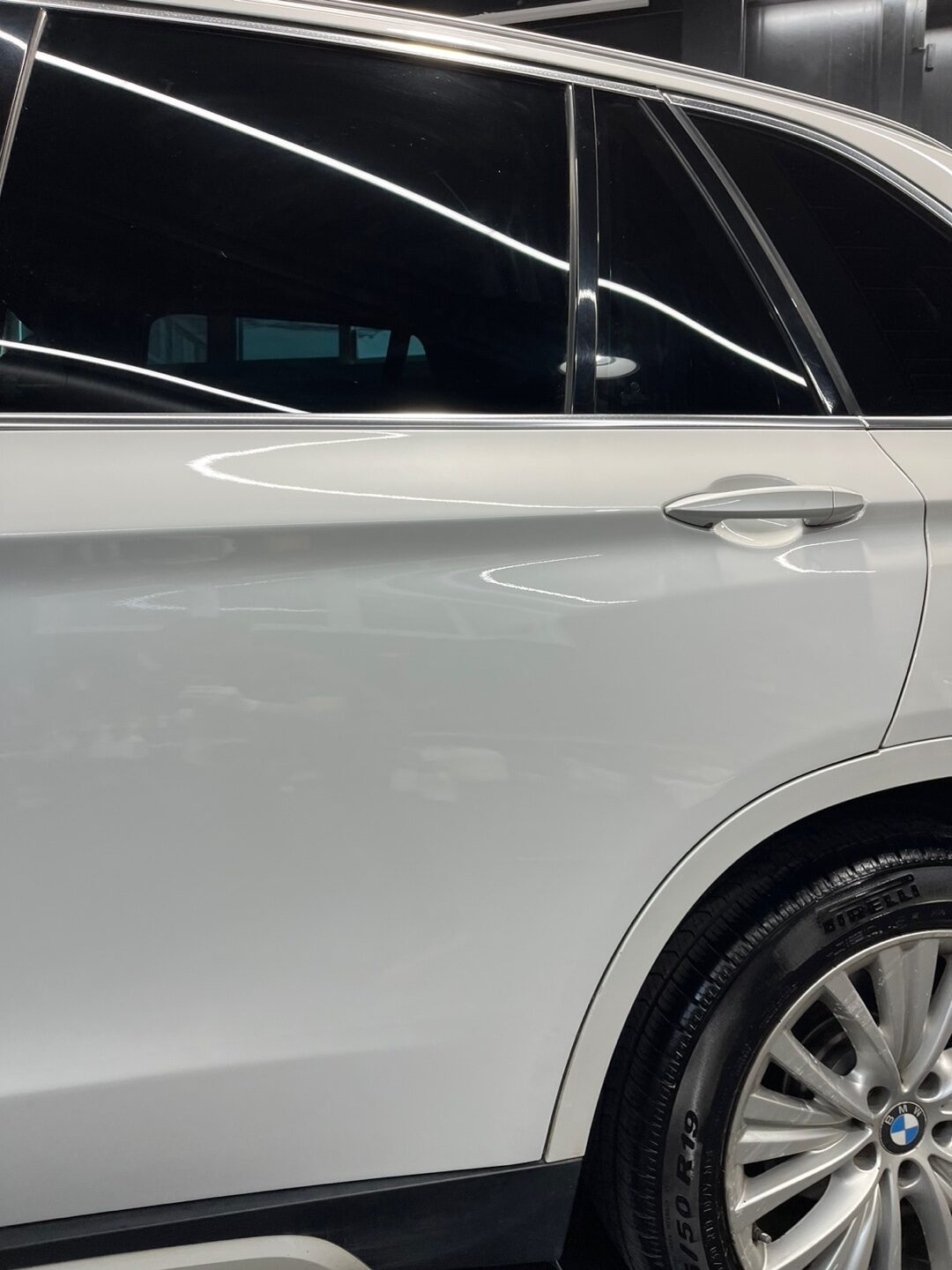 일산덴트 X5 BMW 광택이 사라진 클리어코트, 투명도장 벗겨짐 현상 해결방법은?</a>