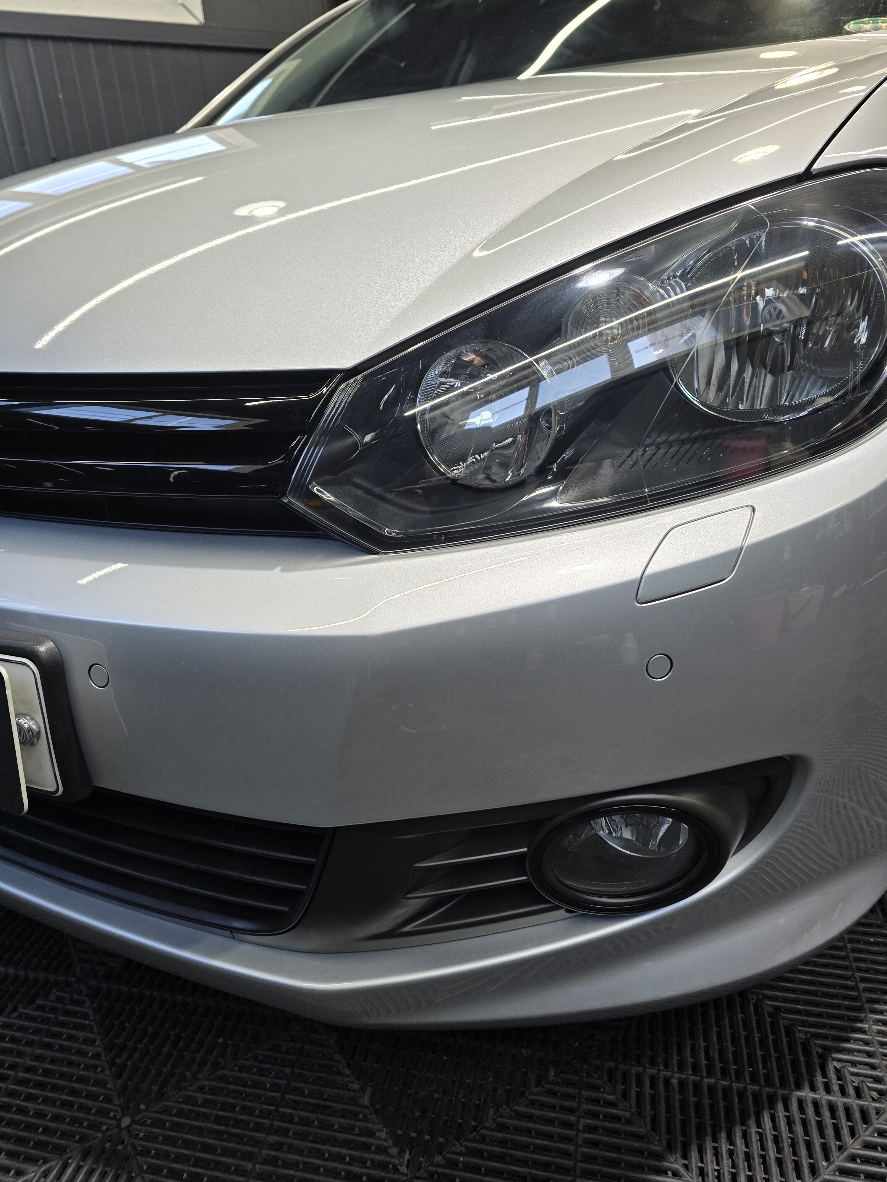 파주카센터 폭스바겐 골프TDI 앞범퍼수리, 일산 카디건스에서 완벽하게</a>