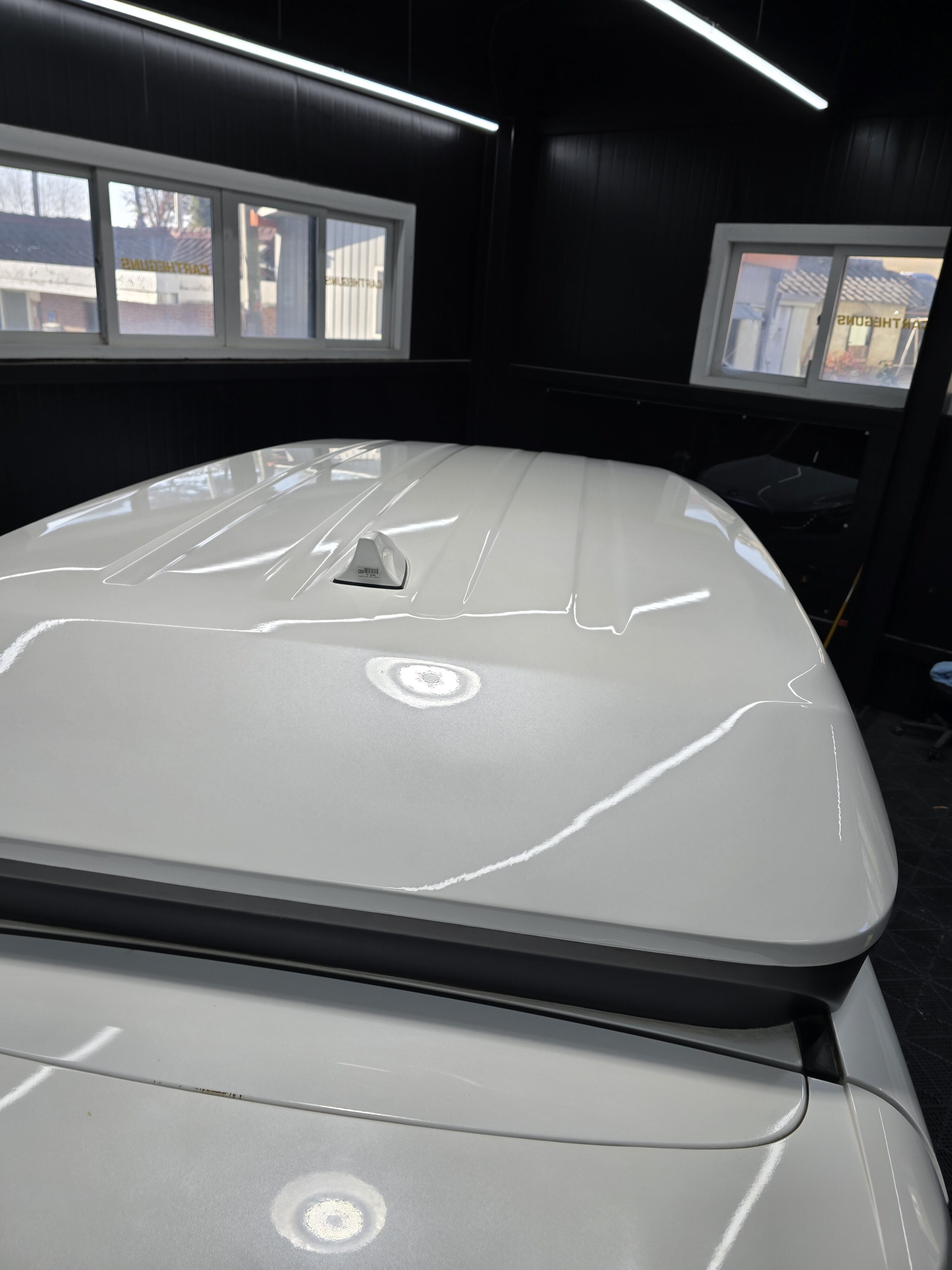 카니발루프 교환 견적 천만 원 시대, 카디건스가 제시하는 합리적인 외형복원 솔루션.</a>