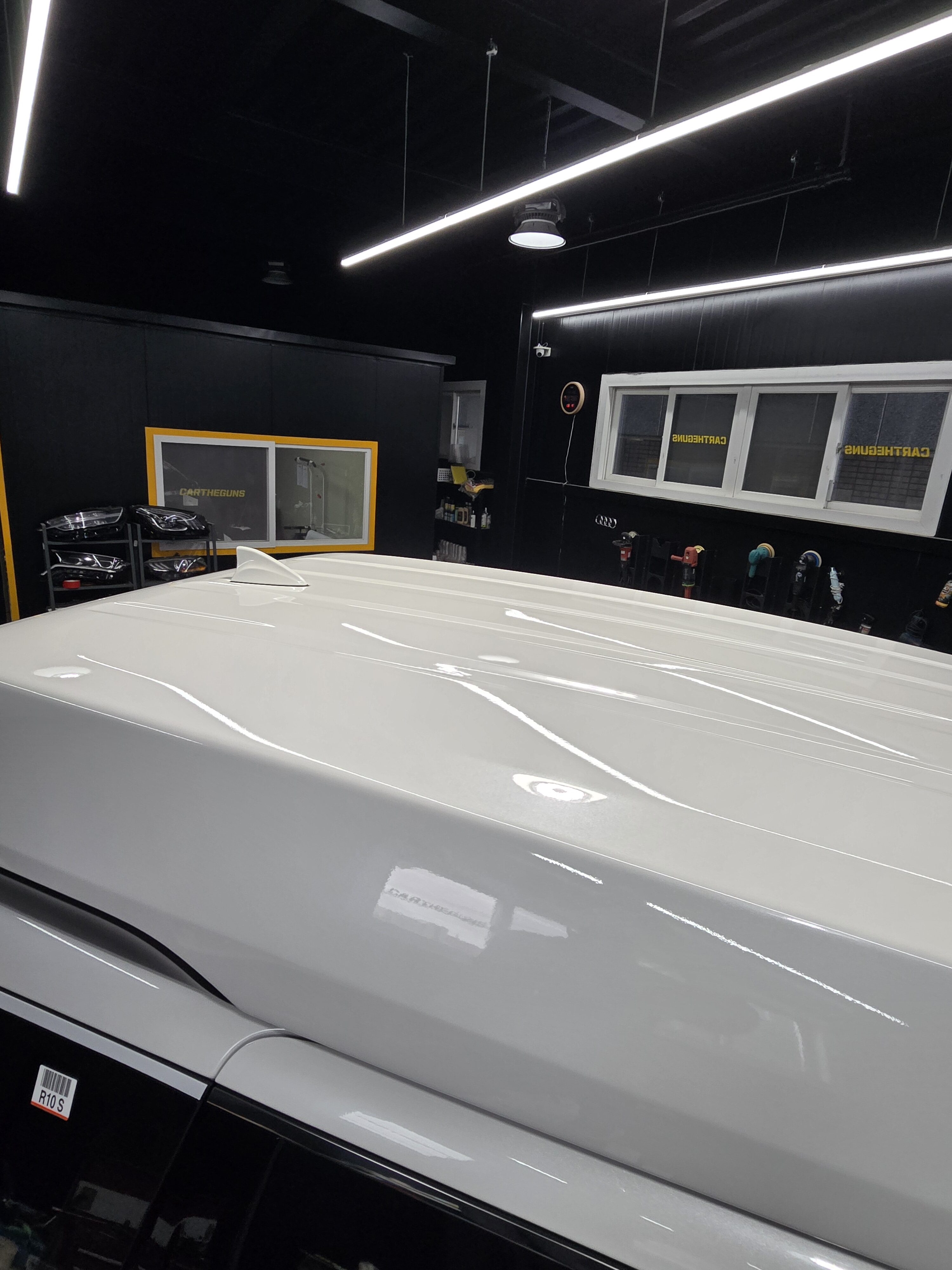 카니발하이루프복원 건물 외벽 방수액 오염 사고 보험 처리부터 완벽 수리까지</a>