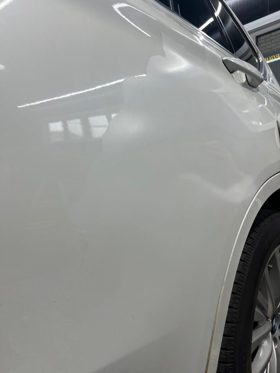 일산덴트 X5 BMW 광택이 사라진 클리어코트, 투명도장 벗겨짐 현상 해결방법은?</a>