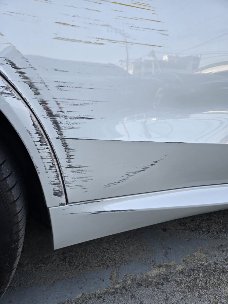 탄현카센터 BMW X5 도어 휀다 손상 복원, 자차보험 없이도 가능한 작업 12월 예약 서둘러야 하는 이유!</a>