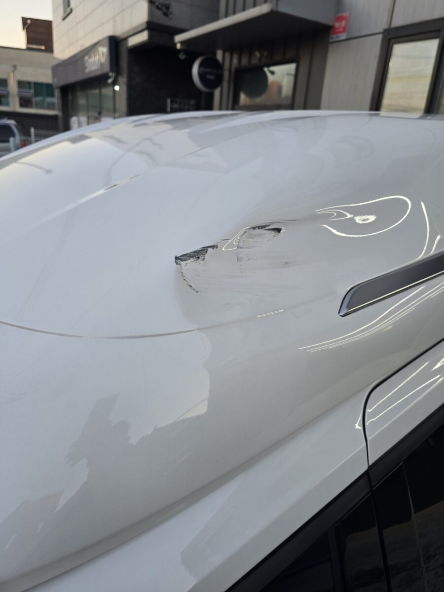 카니발하이루프찌그러짐수리 크롬몰딩 복원은 아무곳에서 못해요! 61대째 작업!</a>