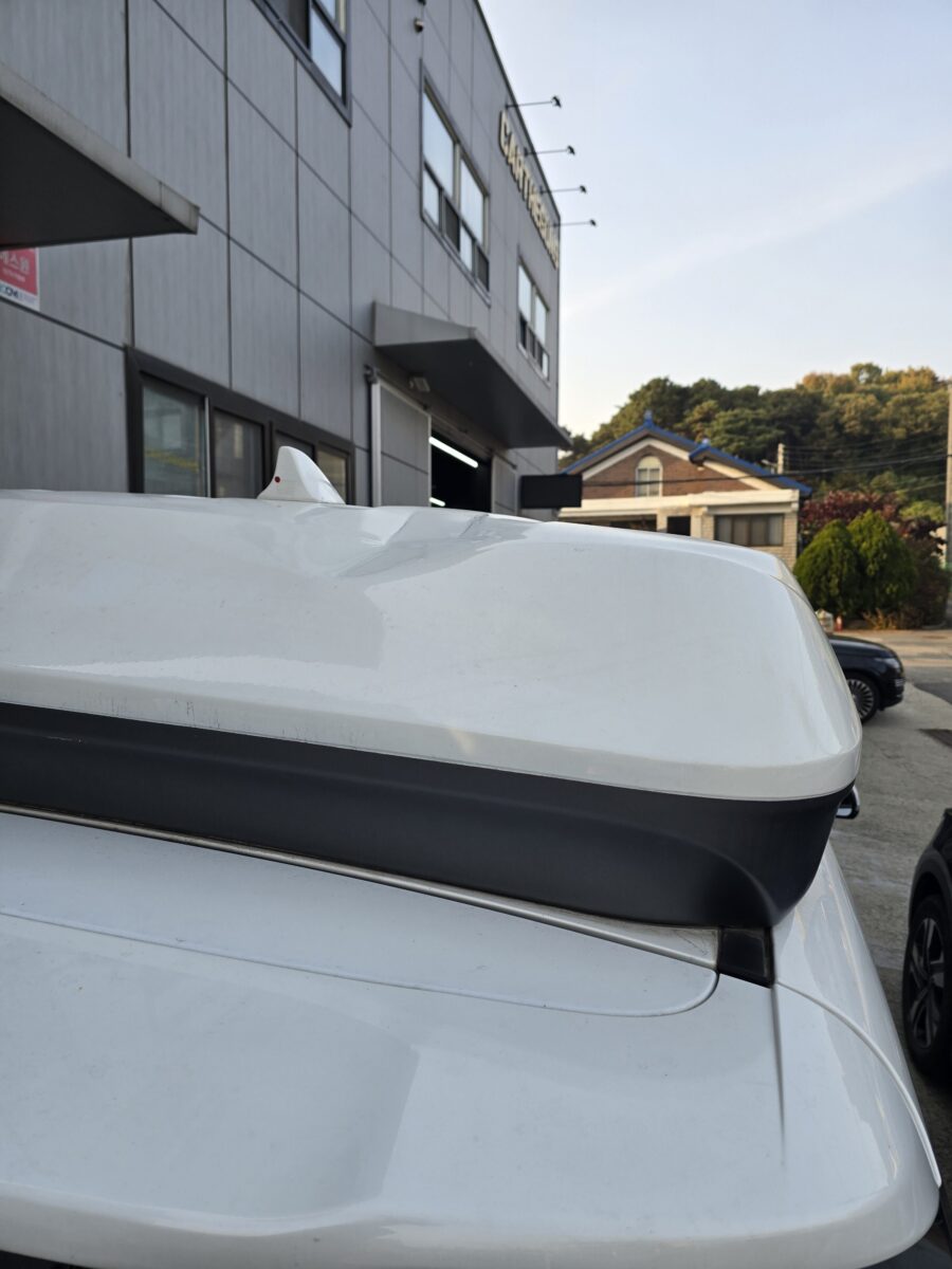 카니발루프 교환 견적 천만 원 시대, 카디건스가 제시하는 합리적인 외형복원 솔루션.</a>